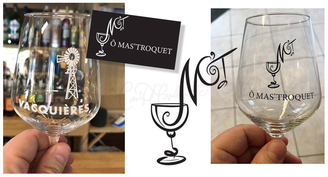Logo Ô Mas’troquet on wine glasses – brand identity application mockup