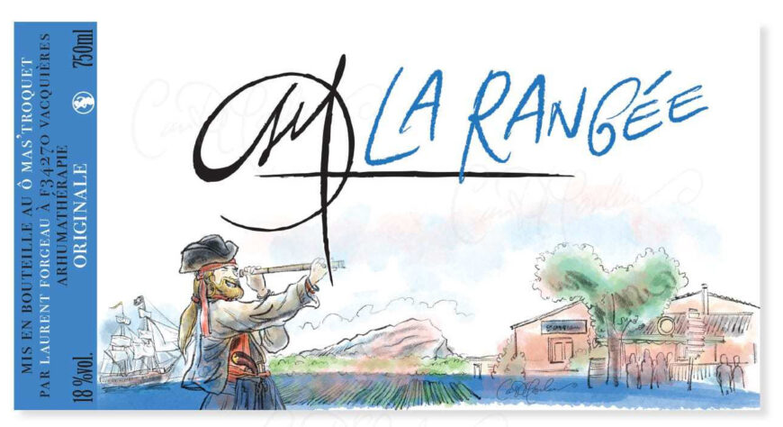 Étiquette de rhum arrangé La Rangée avec pirate à la longue-vue, navire au loin et paysage du Pic Saint-Loup.
