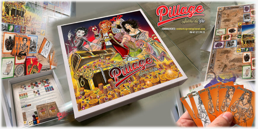 oîte imprimée du jeu Pillage autour du Pic avec illustration principale, logo, personnages, coffre au trésor et univers d’aventure.